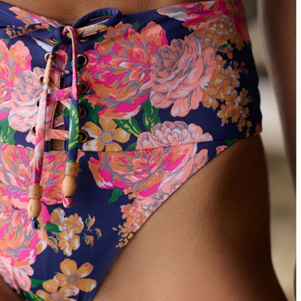 LAST CALL Anthropologie maaji floral reversible sweetheart bikini top & bottoms - Picture 8 of 15